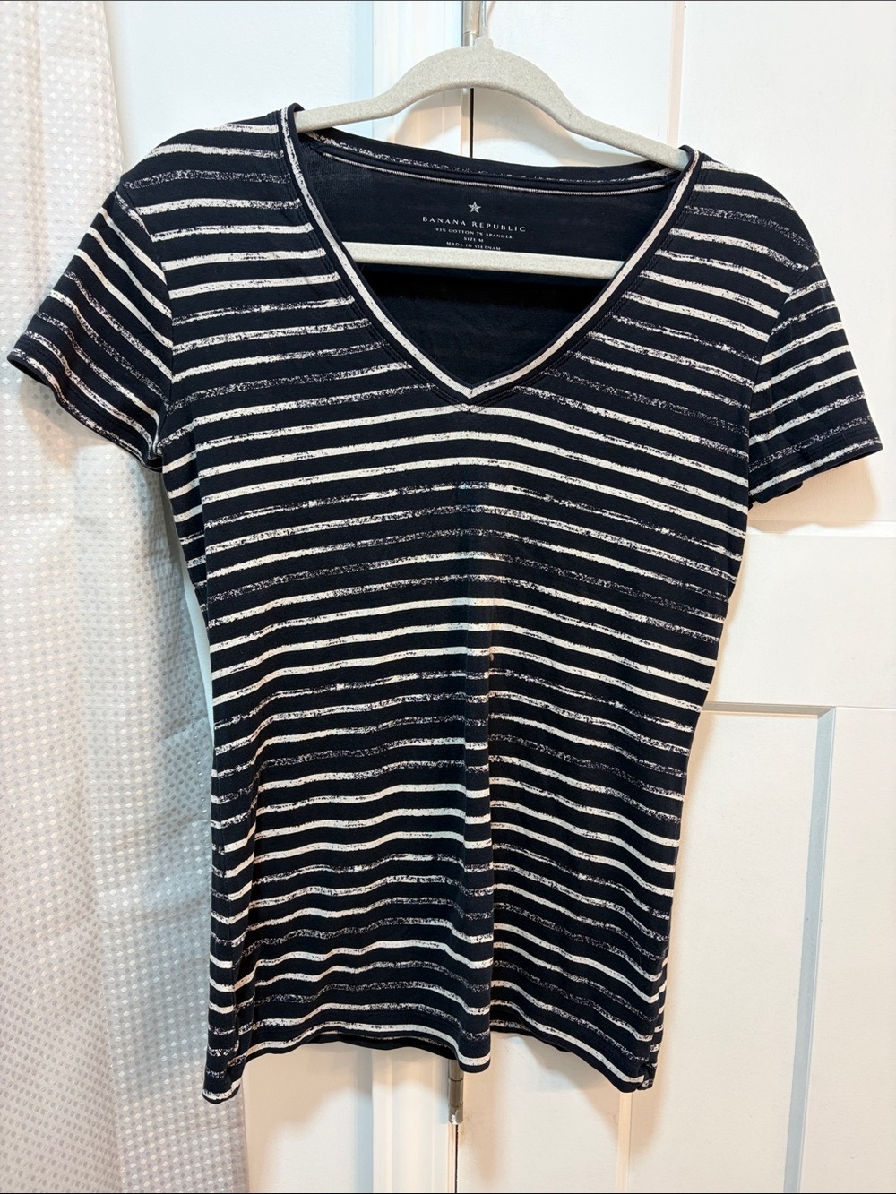 Banana Republic Navy & White Striped V-Neck Short Sleeve Tee - Size M